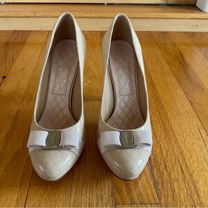 Salvatore Ferragamo Leather Beige Pumps with Quilted Detail